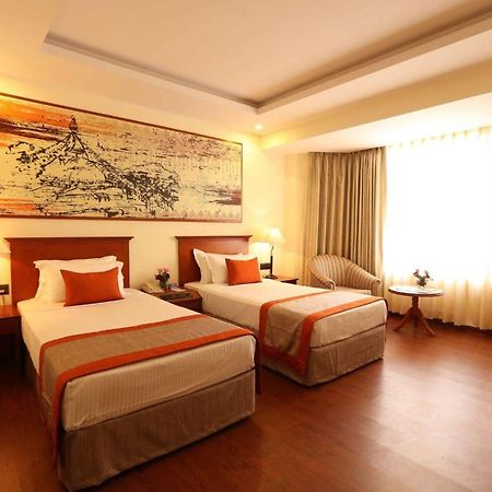 Hotel Aela Grand Near Delhi Airport By La Casa Új-Delhi Kültér fotó